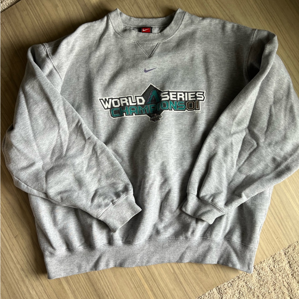VINTAGE Nike 2001 World Series crew neck